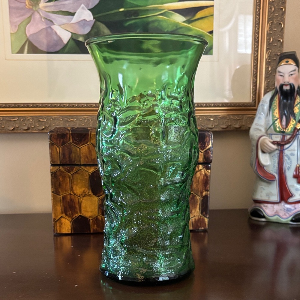 Crinkled Green Glass Vase Vintage - Picture 11 of 12